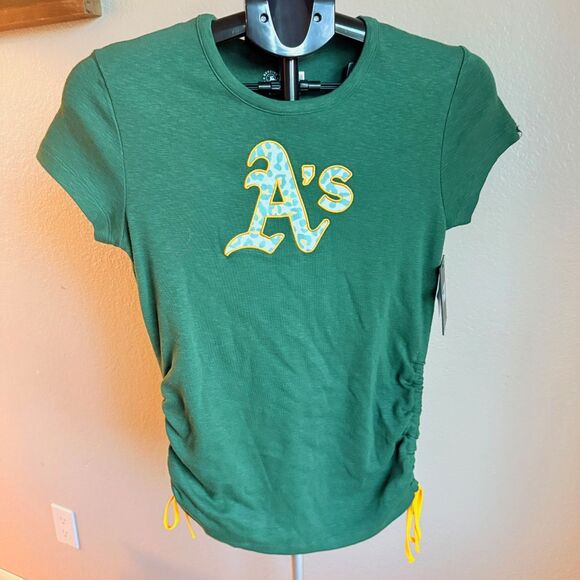 NWT Oakland A's MLB New Era Major League Baseball Women's Rouched Shirt S - Picture 1 of 4